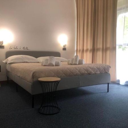 Hotel Domus Cerreto d'Esi ภายนอก รูปภาพ