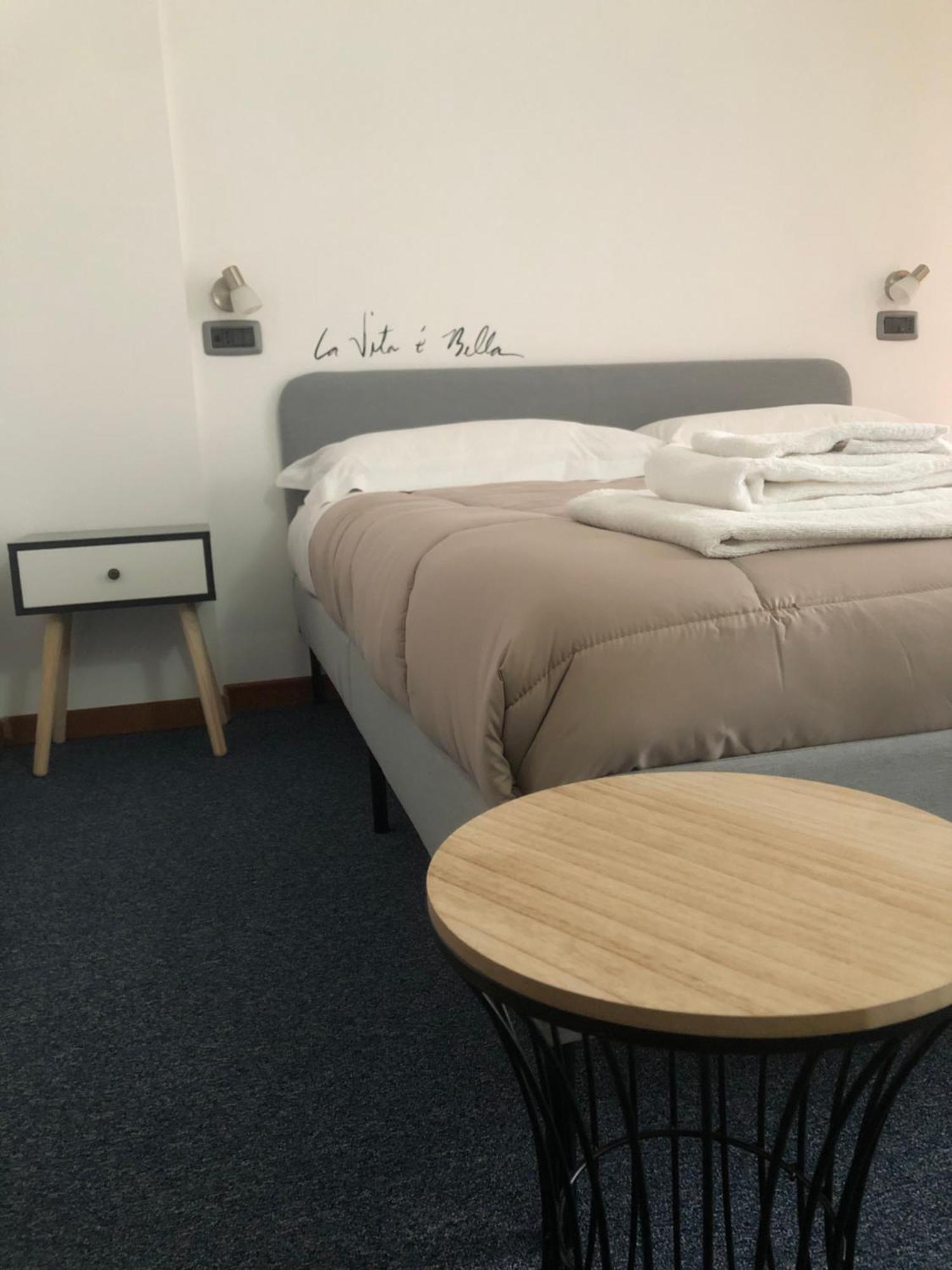 Hotel Domus Cerreto d'Esi ภายนอก รูปภาพ