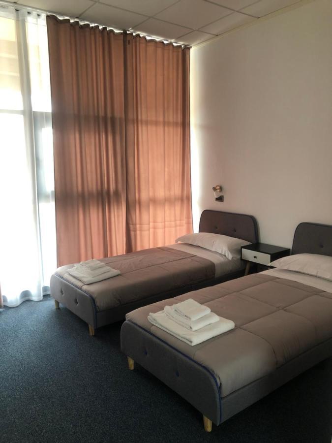 Hotel Domus Cerreto d'Esi ภายนอก รูปภาพ