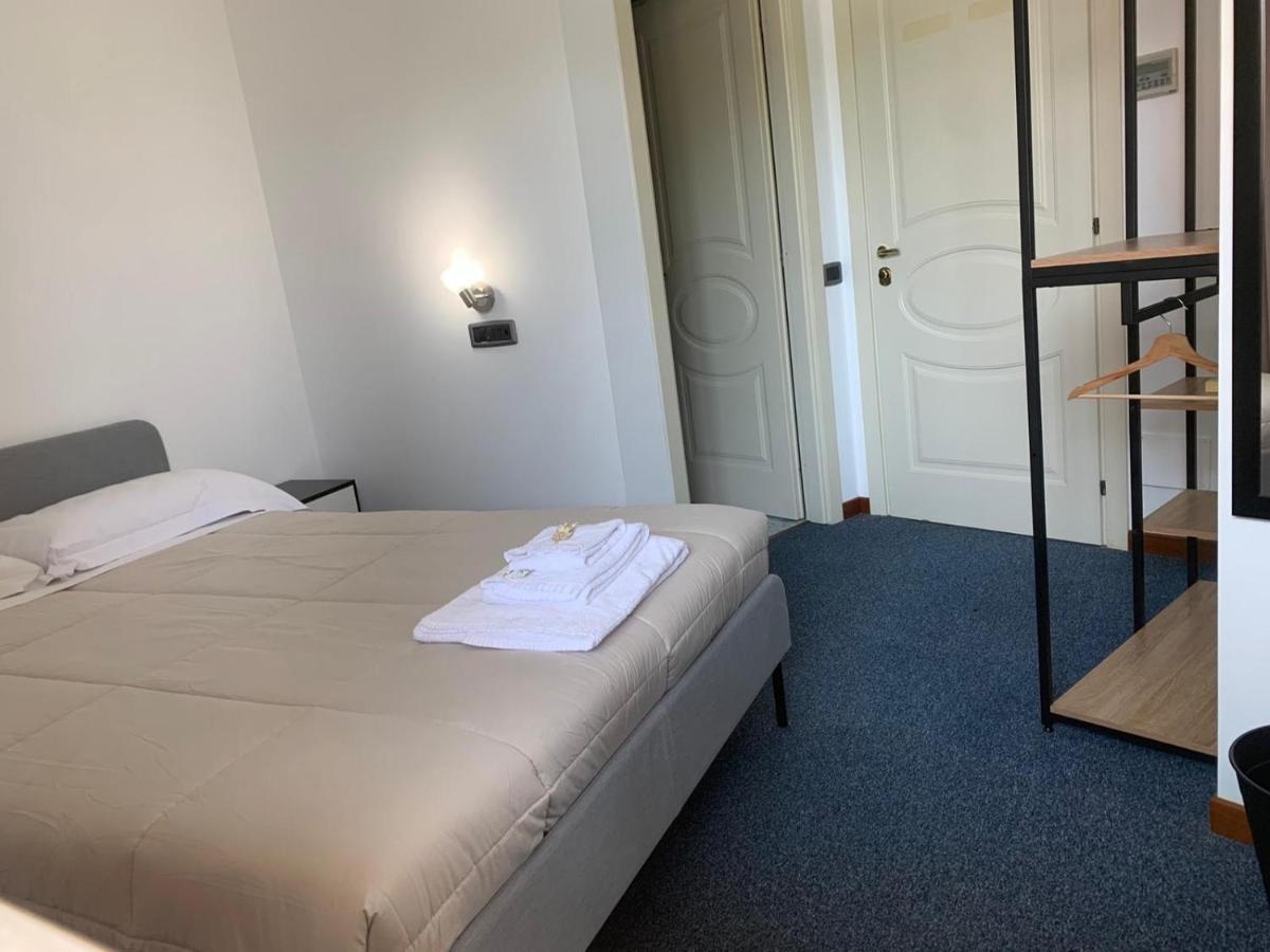 Hotel Domus Cerreto d'Esi ภายนอก รูปภาพ