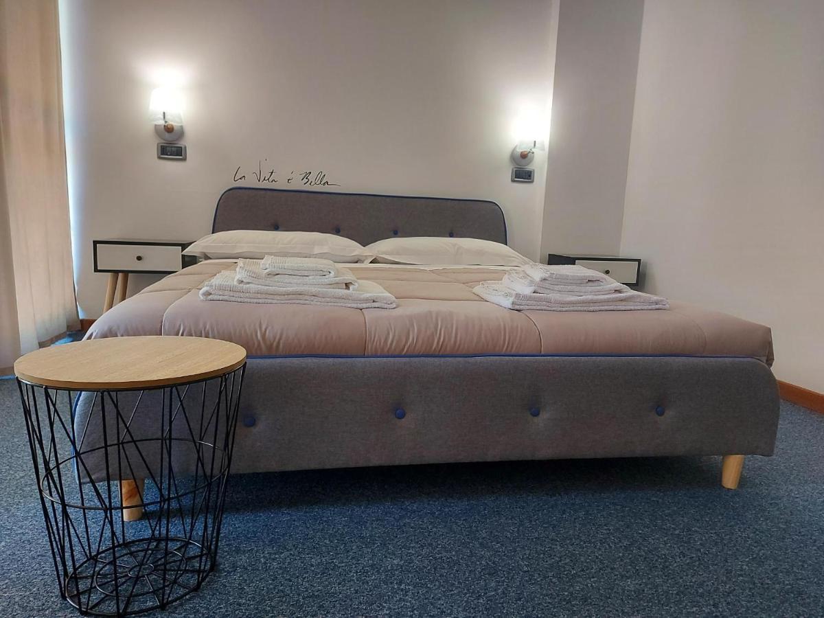 Hotel Domus Cerreto d'Esi ภายนอก รูปภาพ